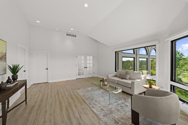 5636 Meadow Lane, Ann Arbor, MI 48105
