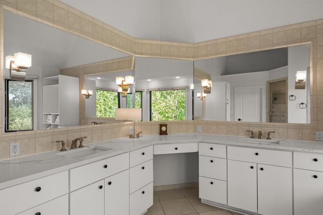 5636 Meadow Lane, Ann Arbor, MI 48105