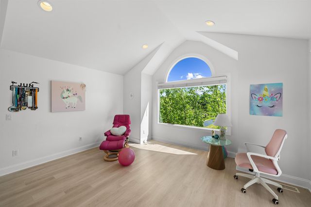 5636 Meadow Lane, Ann Arbor, MI 48105