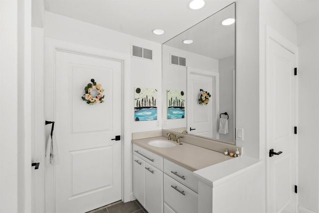 5636 Meadow Lane, Ann Arbor, MI 48105