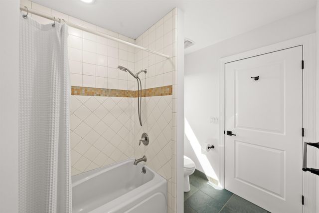 5636 Meadow Lane, Ann Arbor, MI 48105