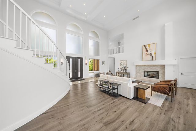 5636 Meadow Lane, Ann Arbor, MI 48105