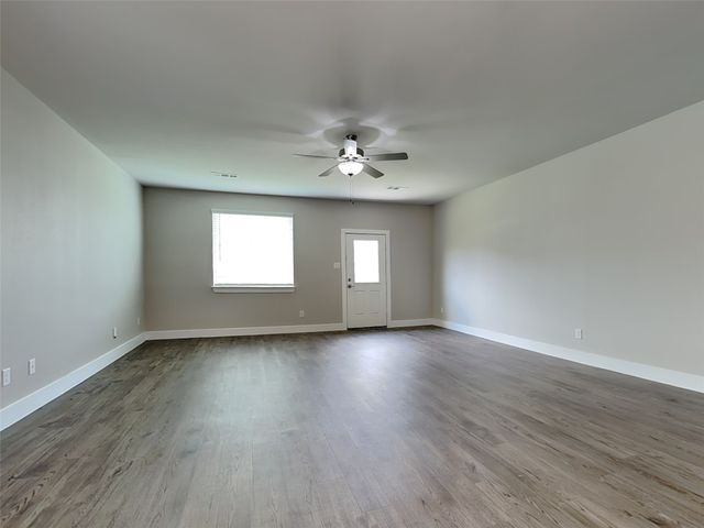 3425 New York Avenue, Lancaster, TX 75134