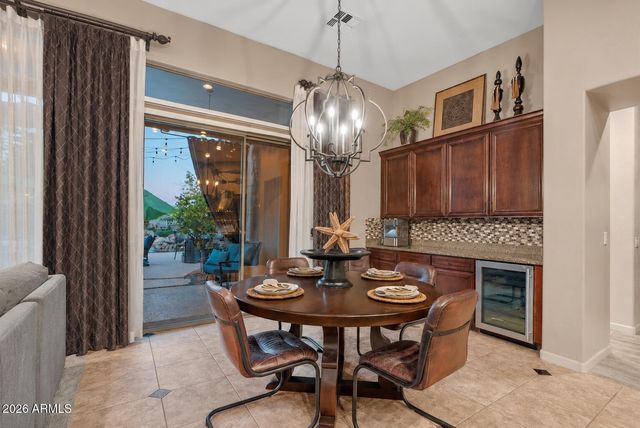 6427 S MAGIC Court, Gilbert, AZ 85298
