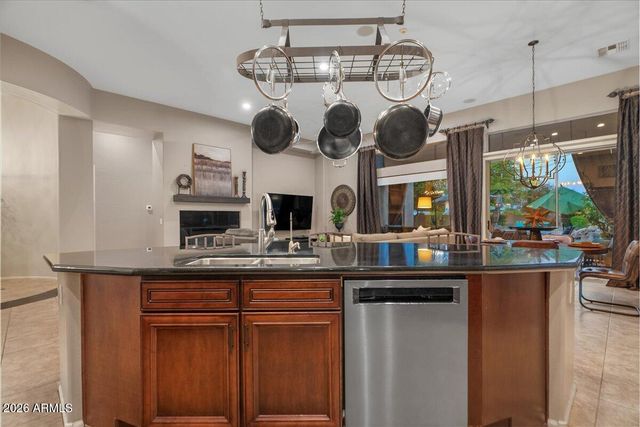 6427 S MAGIC Court, Gilbert, AZ 85298