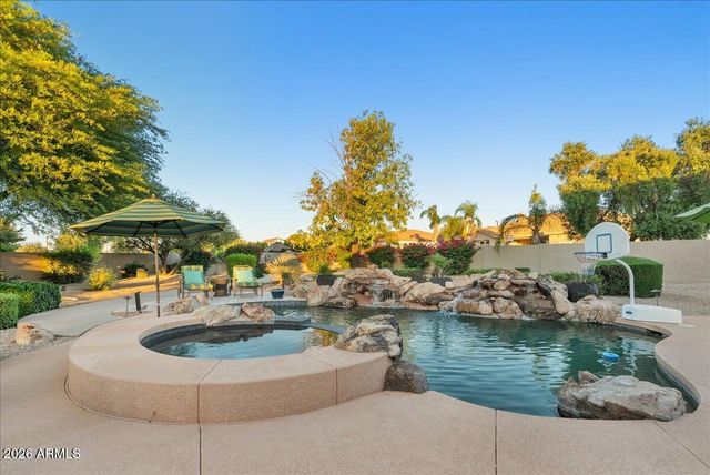 6427 S MAGIC Court, Gilbert, AZ 85298