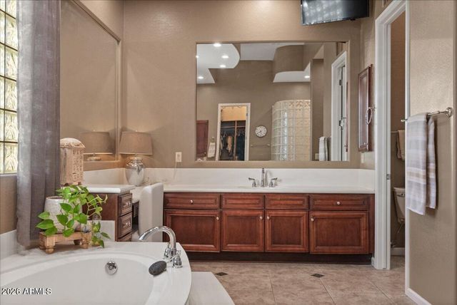 6427 S MAGIC Court, Gilbert, AZ 85298
