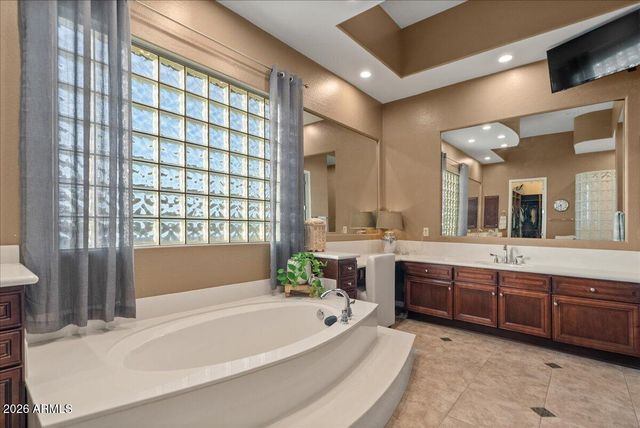 6427 S MAGIC Court, Gilbert, AZ 85298
