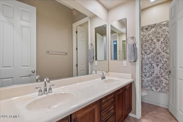 6427 S MAGIC Court, Gilbert, AZ 85298