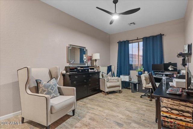 6427 S MAGIC Court, Gilbert, AZ 85298