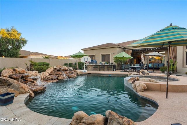 6427 S MAGIC Court, Gilbert, AZ 85298