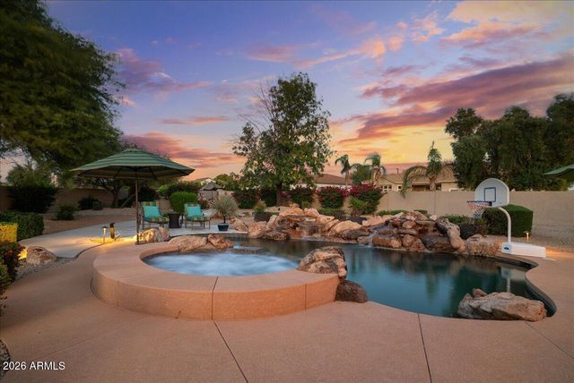 6427 S MAGIC Court, Gilbert, AZ 85298