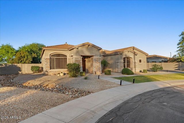 6427 S MAGIC Court, Gilbert, AZ 85298