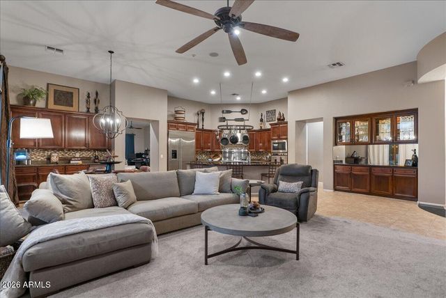 6427 S MAGIC Court, Gilbert, AZ 85298
