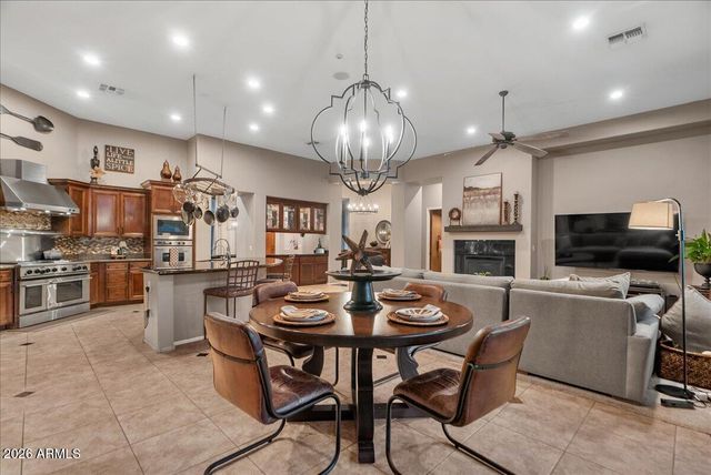 6427 S MAGIC Court, Gilbert, AZ 85298