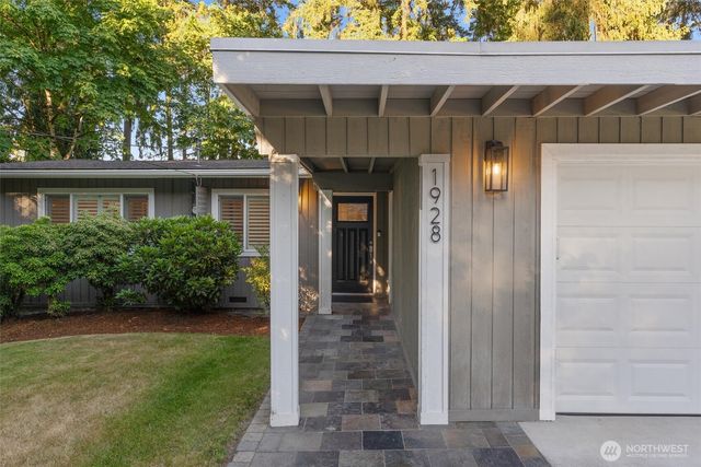1928 109th Avenue SE, Bellevue, WA 98004