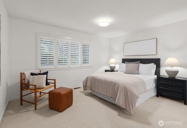 1928 109th Avenue SE, Bellevue, WA 98004