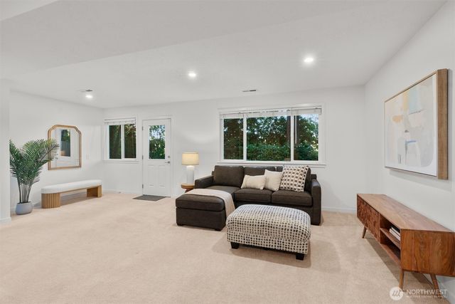 1928 109th Avenue SE, Bellevue, WA 98004