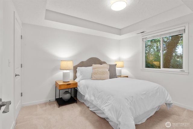 1928 109th Avenue SE, Bellevue, WA 98004