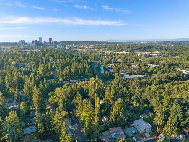 1928 109th Avenue SE, Bellevue, WA 98004