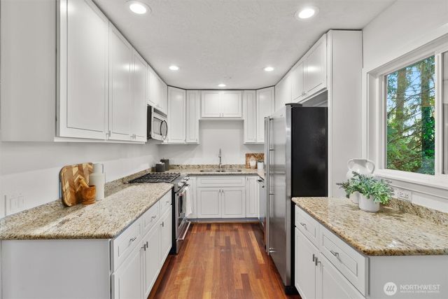 1928 109th Avenue SE, Bellevue, WA 98004