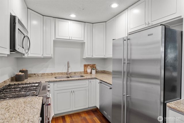 1928 109th Avenue SE, Bellevue, WA 98004