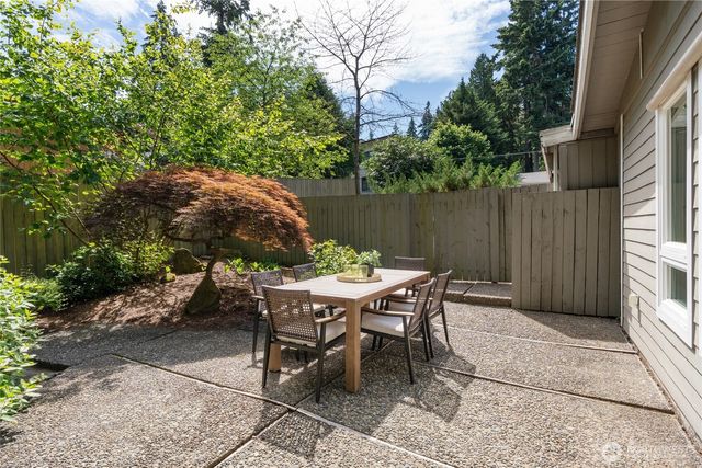 1928 109th Avenue SE, Bellevue, WA 98004