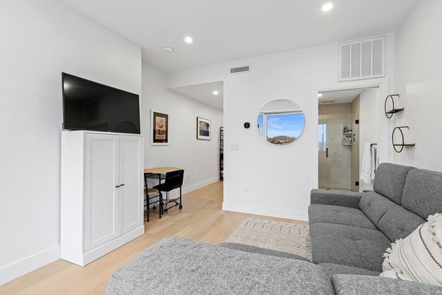 71 Border St 302, Boston, MA 02128