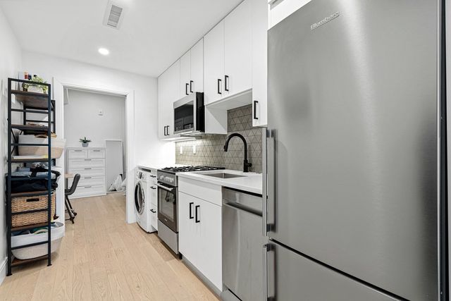 71 Border St 302, Boston, MA 02128