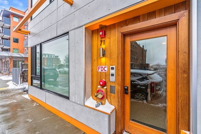 71 Border St 302, Boston, MA 02128