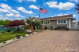 95 Pinetree Drive, Sayreville, NJ 08859