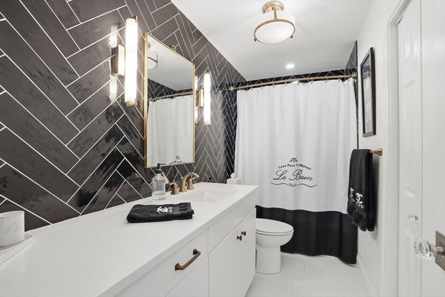 64 Broad Reach 212, Weymouth, MA 02191