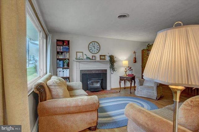 233 LURGAN AVENUE AVE, Shippensburg, PA 17257