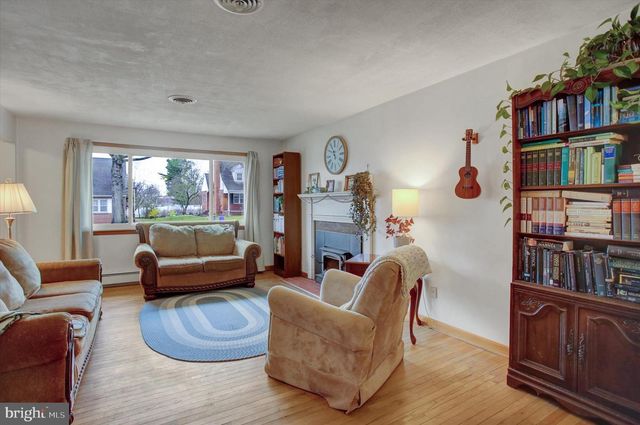 233 LURGAN AVENUE AVE, Shippensburg, PA 17257