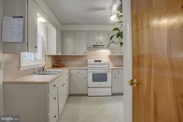 233 LURGAN AVENUE AVE, Shippensburg, PA 17257