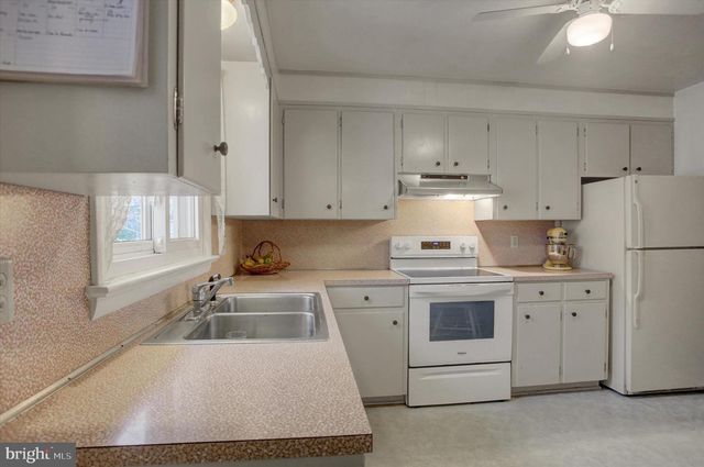233 LURGAN AVENUE AVE, Shippensburg, PA 17257