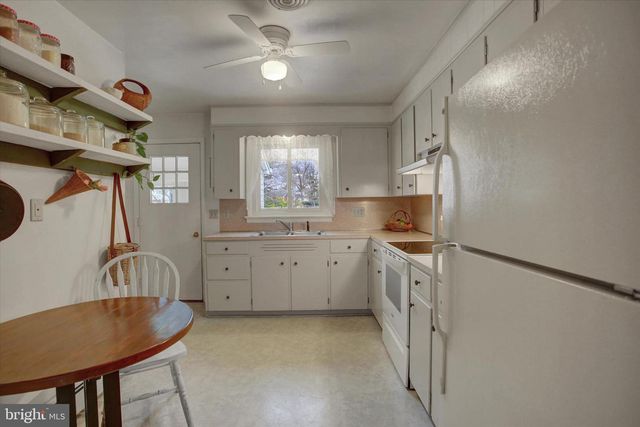 233 LURGAN AVENUE AVE, Shippensburg, PA 17257