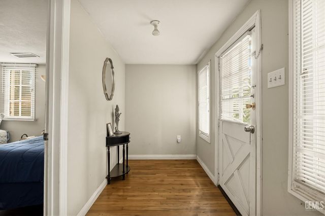 27472 Meadow Drive, Lake Arrowhead, CA 92352