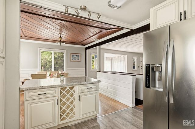27472 Meadow Drive, Lake Arrowhead, CA 92352