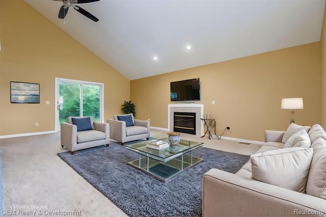 1111 Sarah Road, Pinckney, MI 48169