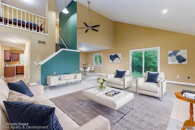 1111 Sarah Road, Pinckney, MI 48169