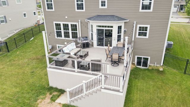 13824 Amelia Drive, Lemont, IL 60439