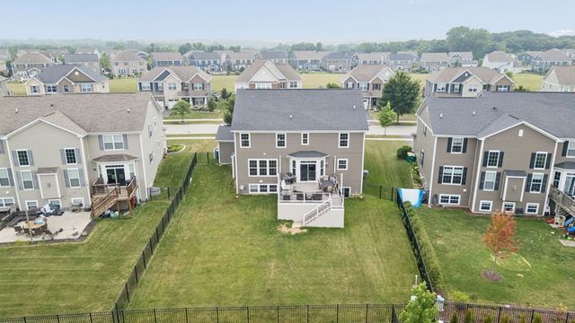 13824 Amelia Drive, Lemont, IL 60439