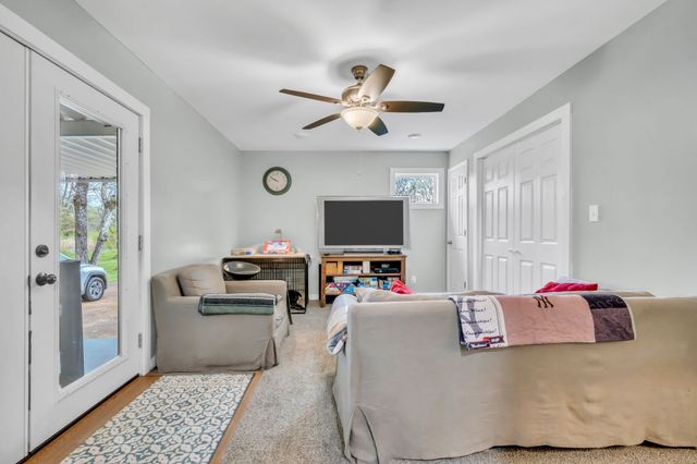 101 Simpson Ave, Waverly, TN 37185