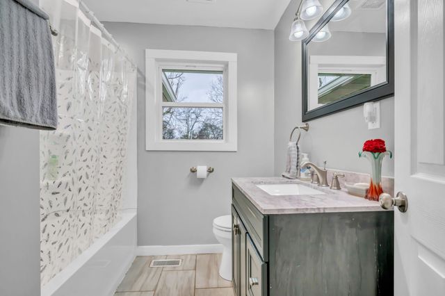 101 Simpson Ave, Waverly, TN 37185