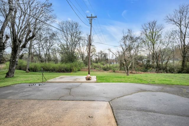 101 Simpson Ave, Waverly, TN 37185