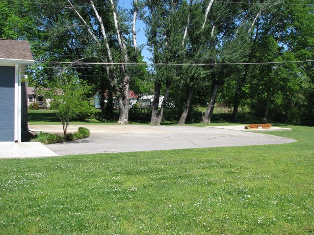 101 Simpson Ave, Waverly, TN 37185