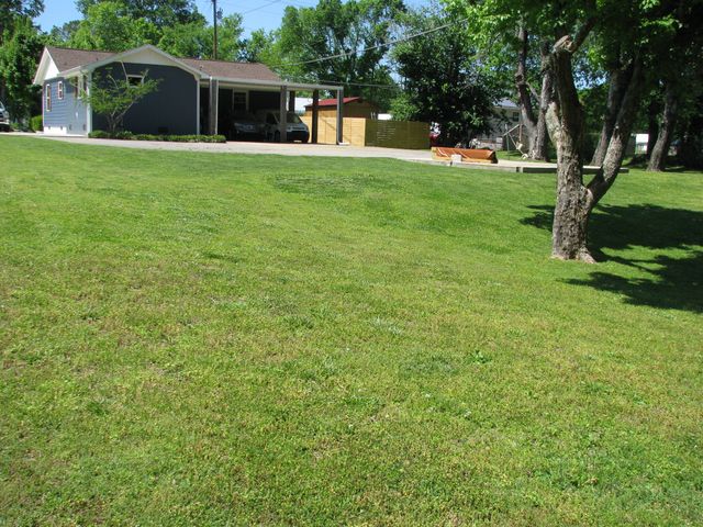 101 Simpson Ave, Waverly, TN 37185