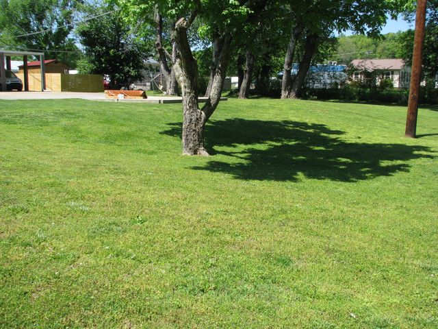 101 Simpson Ave, Waverly, TN 37185