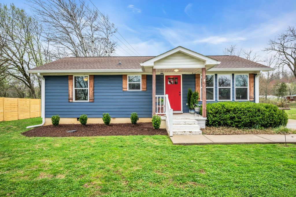 101 Simpson Ave, Waverly, TN 37185